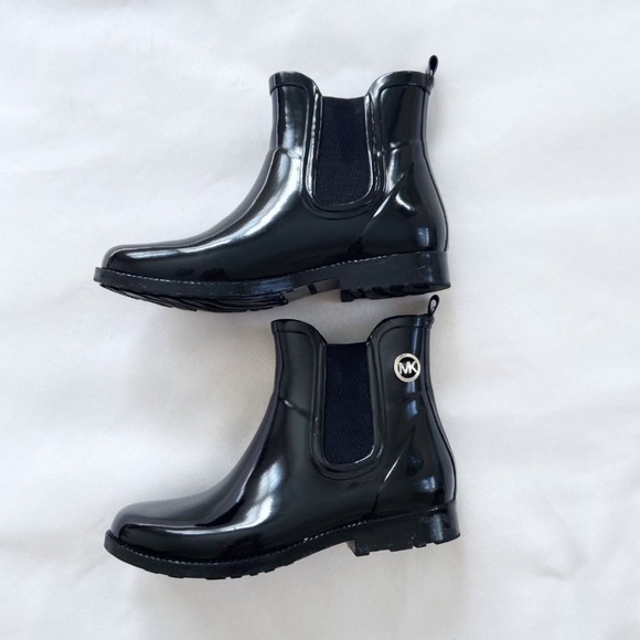 Michael Kors silver charm rain booties Size 6 - Picture 4 of 6